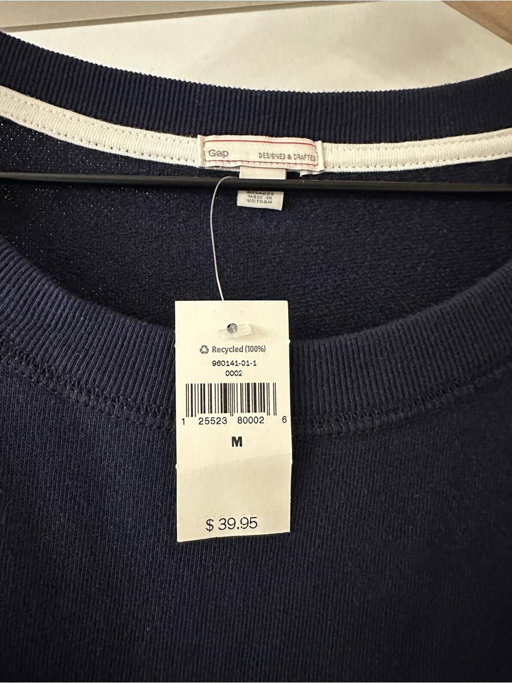 GAP Factory Navy Red White Stripe Raglan
Sweatshirt NWT Medium - Picture 6 of 6